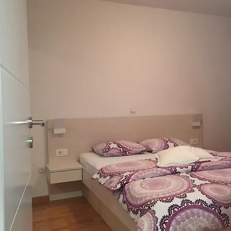 Modern * מאקרסקה