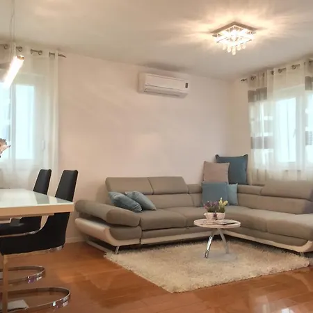Modern Apartamento Makarska