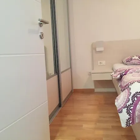 Modern * מאקרסקה