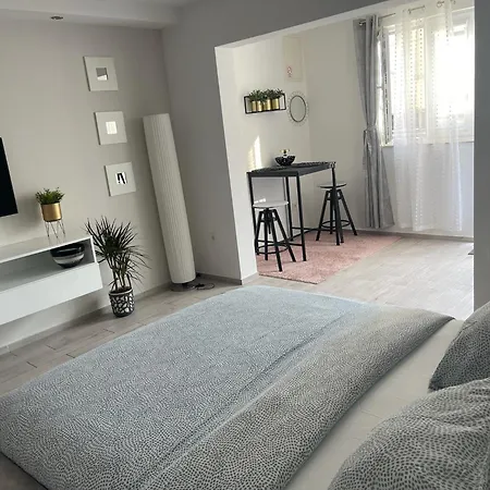 Modern * Makarska